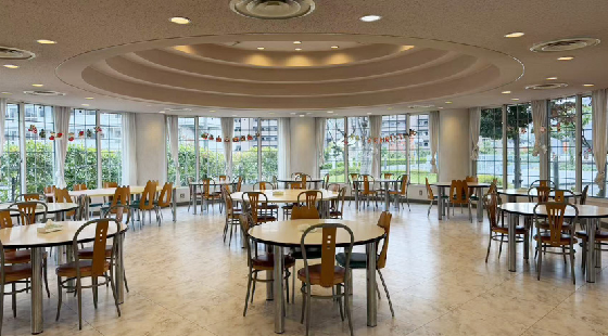 食堂付き合宿式集中管理